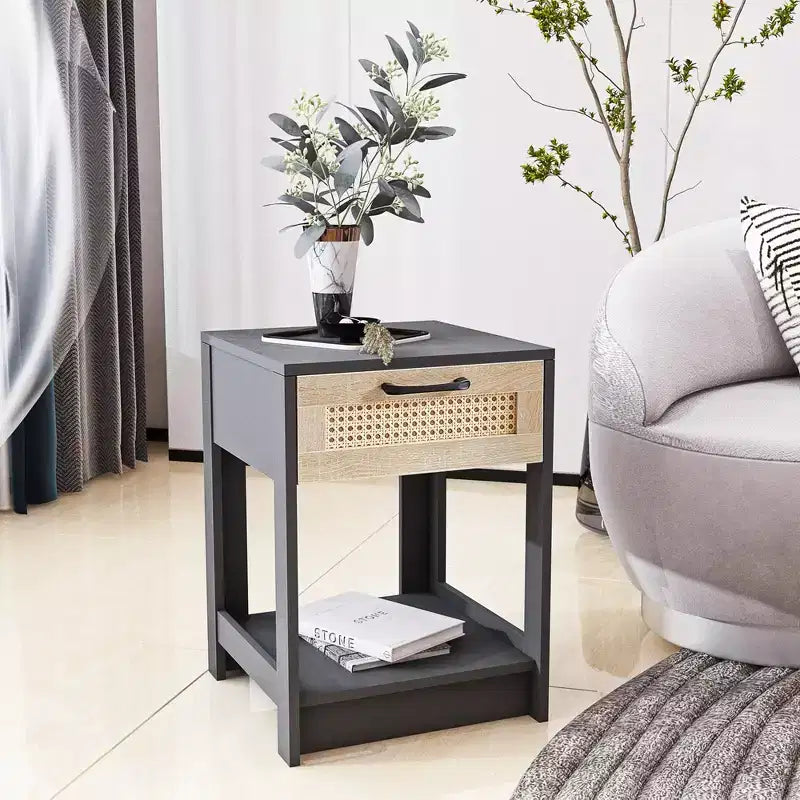 Comodino in rattan con cassetto e ripiano aperto, struttura in legno massello, comodino in stile rustico, marrone rustico