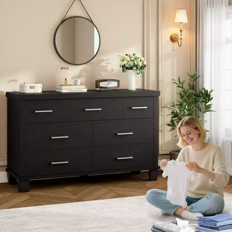 Cassettiera in legno a 7 cassetti per camera da letto, Comò con maniglie in metallo, Organizer per soggiorno, armadio, ingresso, cameretta, Elegante e funzionale